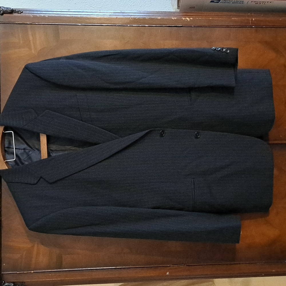 JK008- Calvin Klein made expressly for Dillard's.  Size 44 L